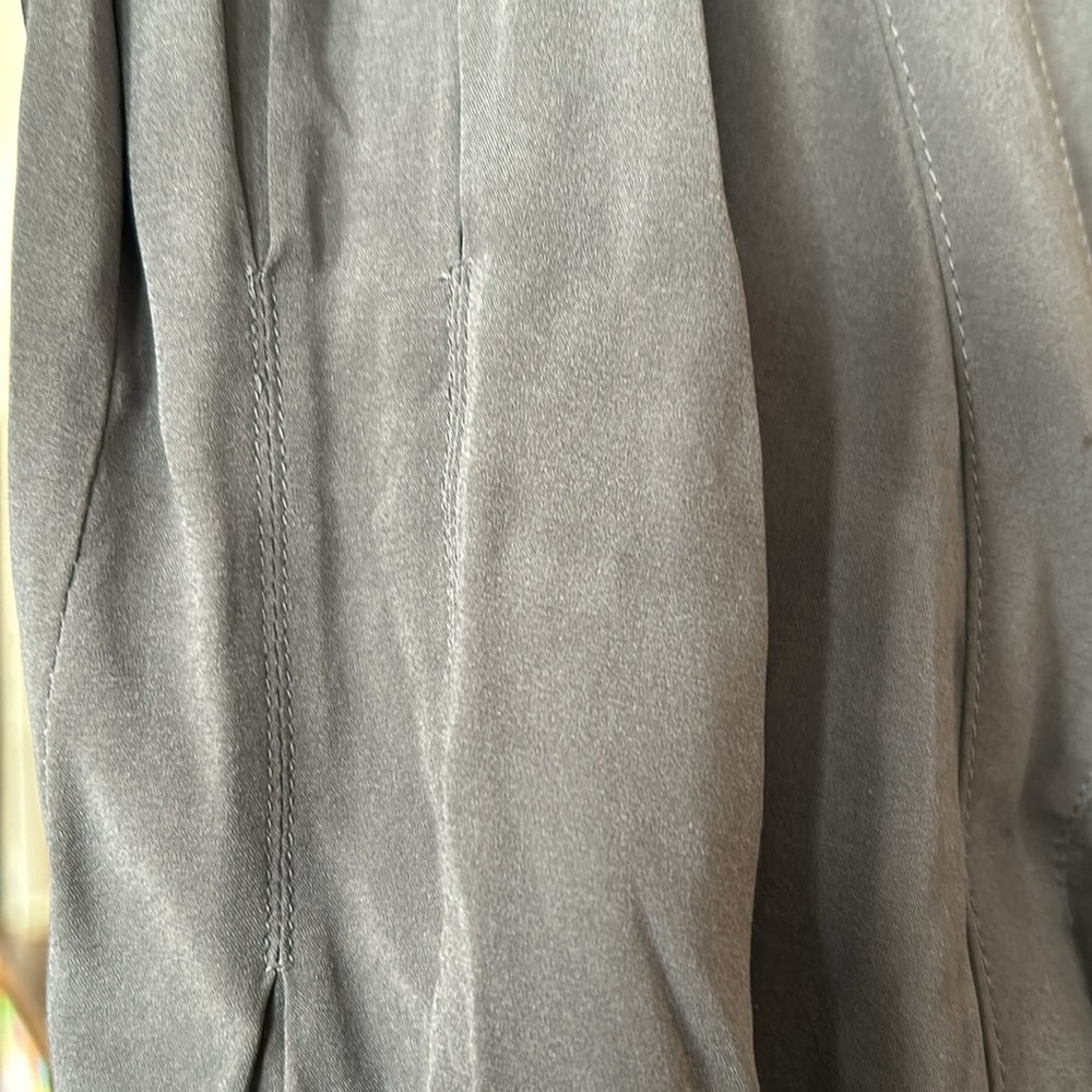 Diane von Furstenberg tailored, darted wrap blouse. - Picture 6 of 9
